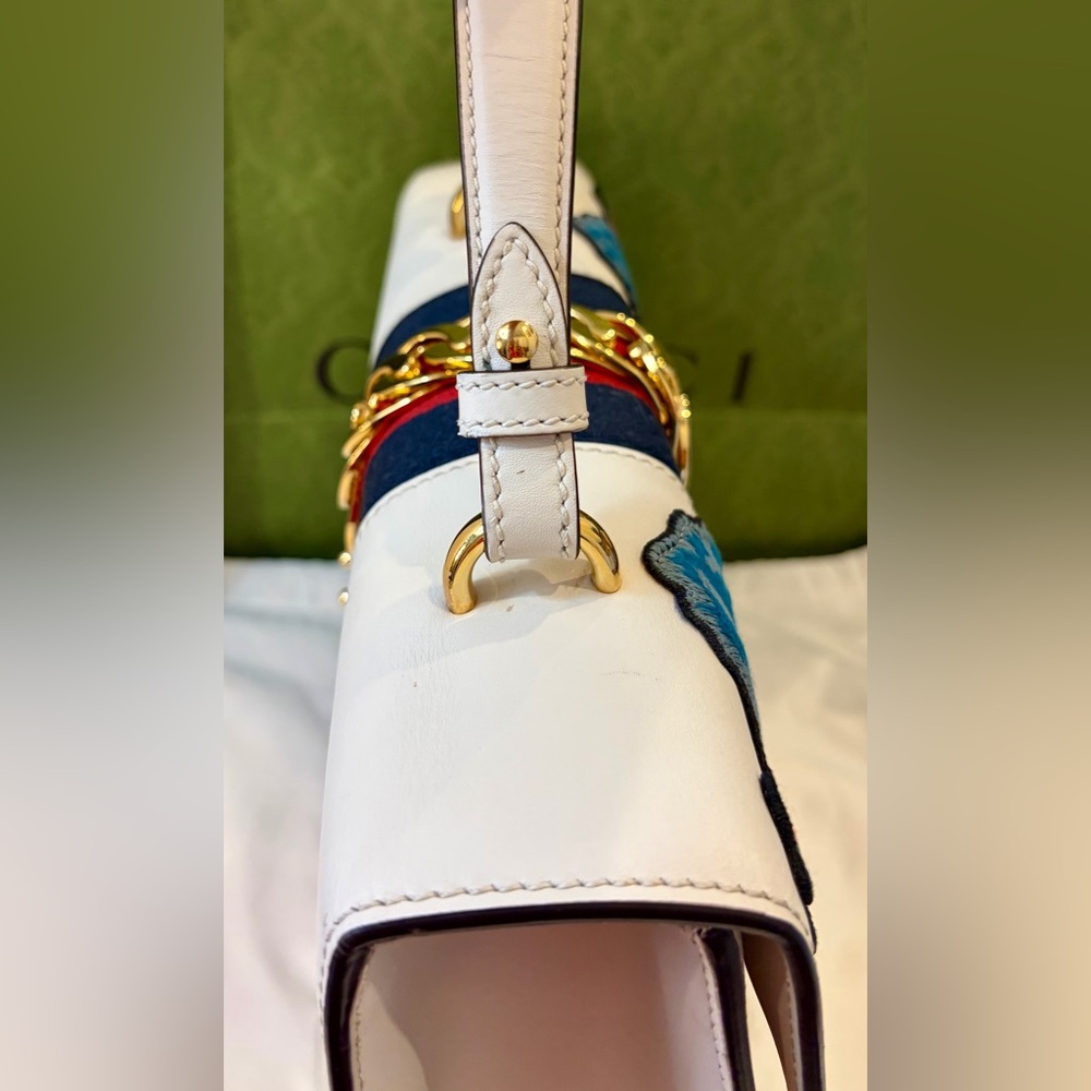 🌺💙💛 EUC GUCCI SYLIE MEDIUM FLORAL
EMBROIDERED CALFSKIN LEATHER TOP HANDLE💛💙🌺 - Picture 13 of 16